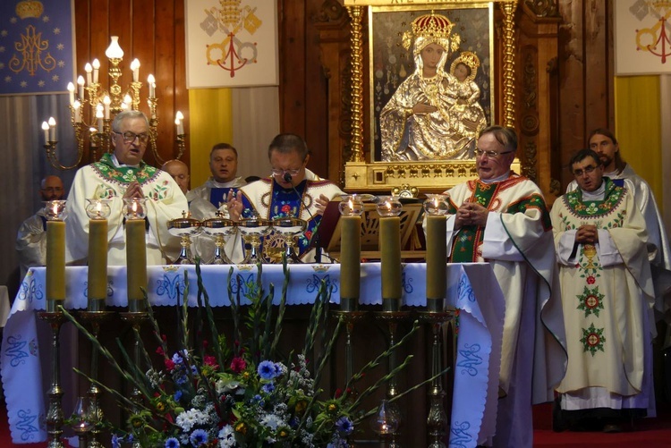 Abp Grzegorz Ryś na nabożeństwie fatimskim z góralami w Rychwałdzie