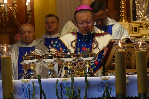 Abp Grzegorz Ryś na nabożeństwie fatimskim z góralami w Rychwałdzie