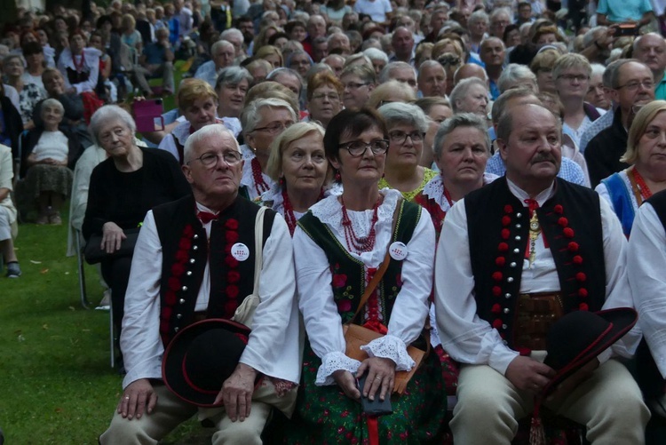 Abp Grzegorz Ryś na nabożeństwie fatimskim z góralami w Rychwałdzie