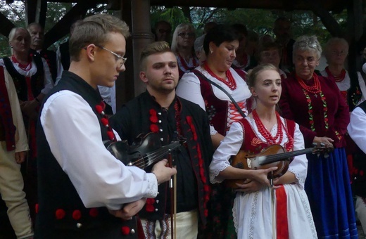 Abp Grzegorz Ryś na nabożeństwie fatimskim z góralami w Rychwałdzie