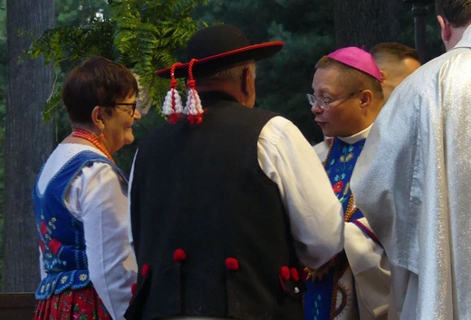 Abp Grzegorz Ryś na nabożeństwie fatimskim z góralami w Rychwałdzie