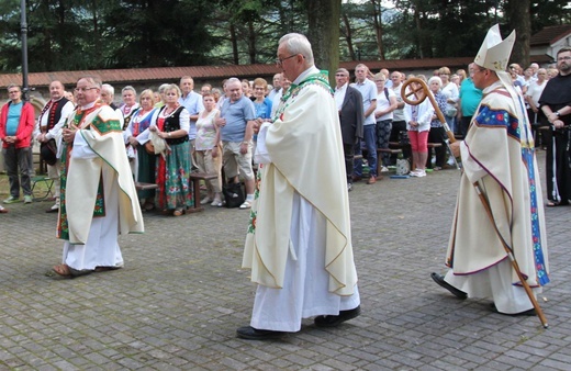 Abp Grzegorz Ryś na nabożeństwie fatimskim z góralami w Rychwałdzie