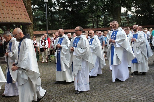 Abp Grzegorz Ryś na nabożeństwie fatimskim z góralami w Rychwałdzie