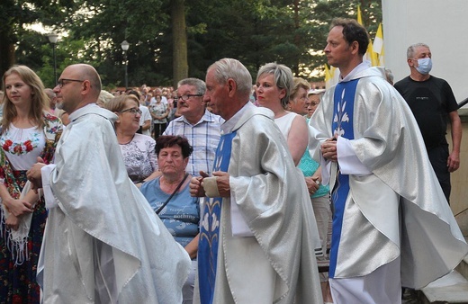 Abp Grzegorz Ryś na nabożeństwie fatimskim z góralami w Rychwałdzie
