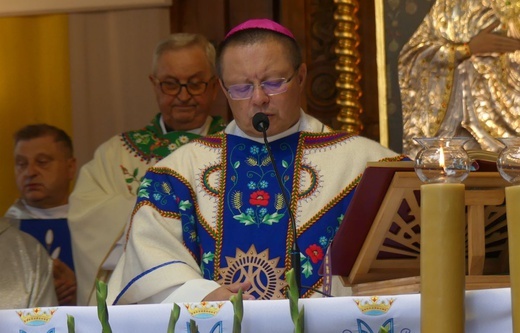 Abp Grzegorz Ryś na nabożeństwie fatimskim z góralami w Rychwałdzie