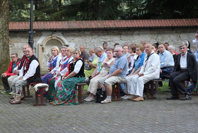 Abp Grzegorz Ryś na nabożeństwie fatimskim z góralami w Rychwałdzie