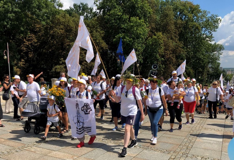 Jasnogórscy pątnicy dotarli do celu - 19. Czechowicka Pielgrzymka - 2021