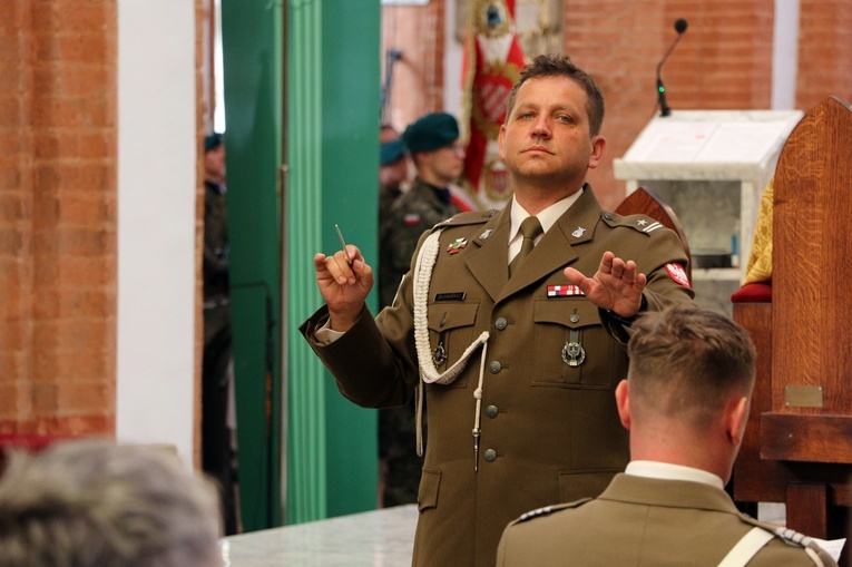 15 sierpnia 2021 w  bazylice garnizonowej - Święto Wojska Polskiego