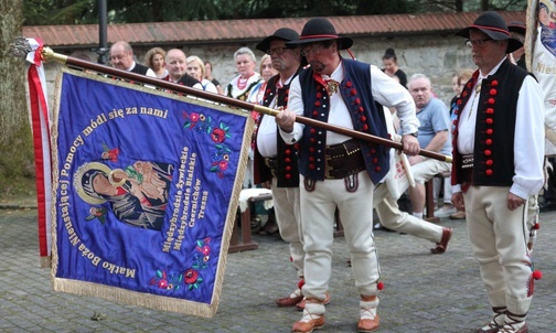 Górale pielgrzymowali do Pani Ziemi Żywieckiej w Rychwałdzie 13 sierpnia.