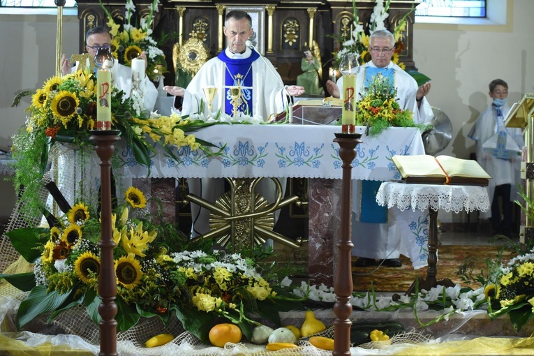 70 lat parafii w Woli Mędrzechowskiej