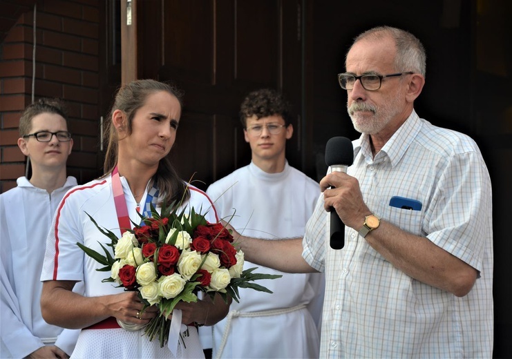 Powitanie wioślarki Marii Sajdak w parafii Kraków-Kliny