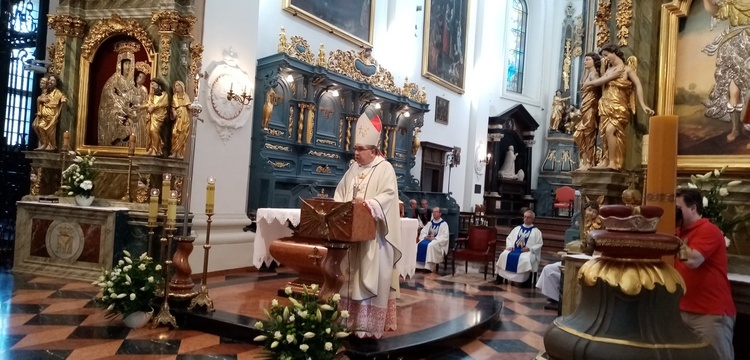 Mszy św. przewodniczył bp Wojciech Osial.