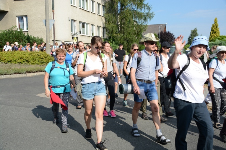 Start jedynek niebieskiej i żółtej