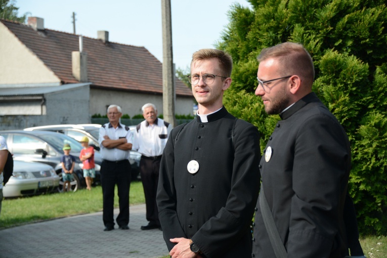 Start jedynek niebieskiej i żółtej