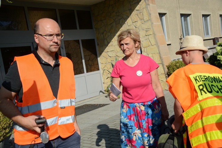 Start jedynek niebieskiej i żółtej