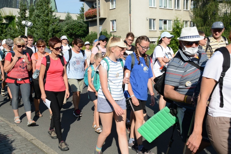 Start jedynek niebieskiej i żółtej