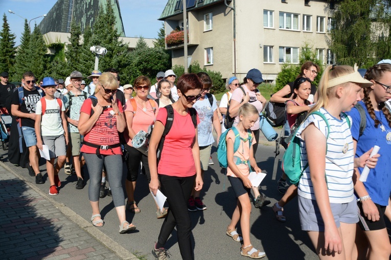 Start jedynek niebieskiej i żółtej