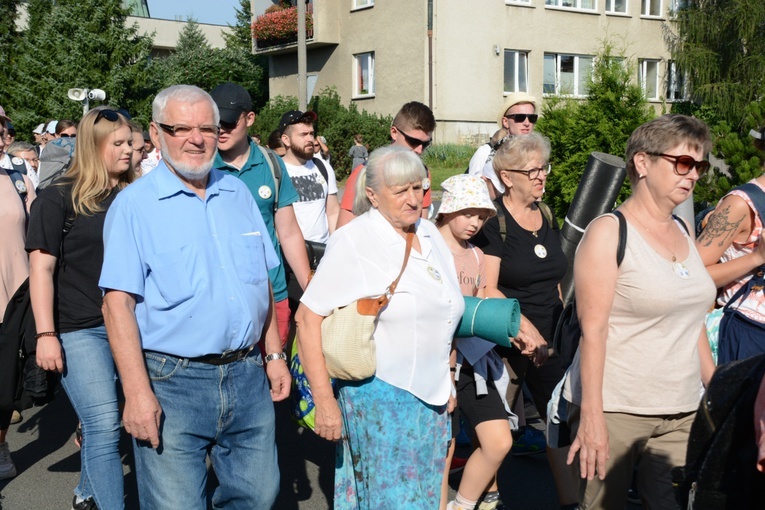Start jedynek niebieskiej i żółtej