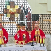 Ksiądz Marek Studenski w oświęcimskim Karmelu przewodniczył Mszy św. ku czci św. Edyty Stein.