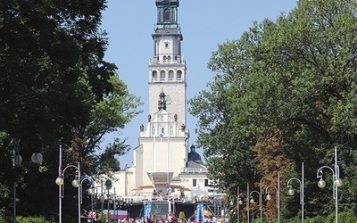 ◄	Pierwszy cel – Jasna Góra – już zdobyty, do świętości nieustannie dążą.