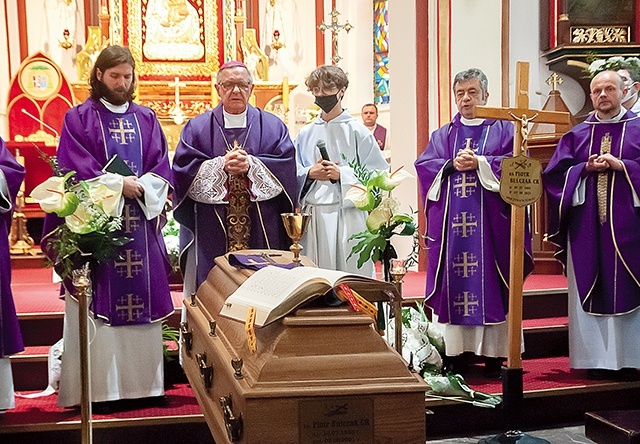 	Mszy dziękczynnej w złocienieckim kościele Mariackim przewodniczył bp Edward Dajczak.