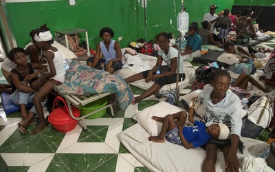 Haiti: Bandy kryminalne utrudniają pomoc, apel o korytarze humanitarne
