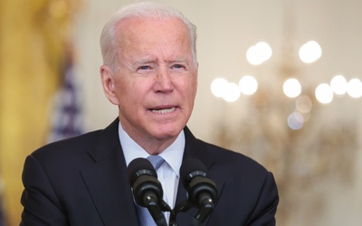 Biden w ogniu krytyki za przemowę o Afganistanie; "winą obarczył innych"