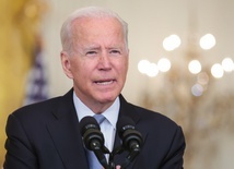 Biden w ogniu krytyki za przemowę o Afganistanie; "winą obarczył innych"