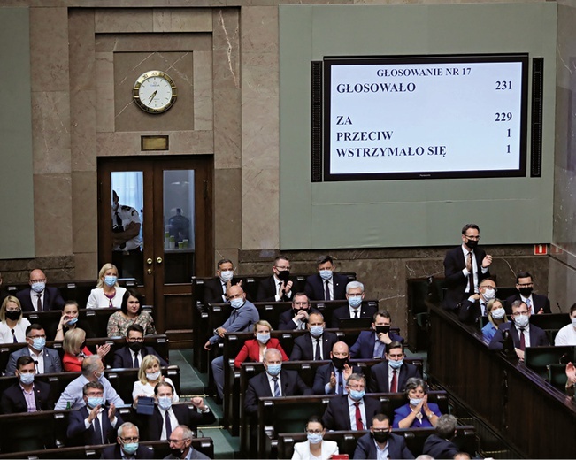 Przyjęta przez Sejm nowelizacja ustawy o radiofonii i telewizji zawiera rozwiązania własnościowe obowiązujące także w innych krajach Unii.