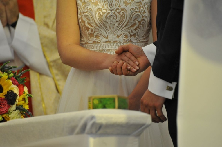 39. PPT - Msza św. w Zabawie