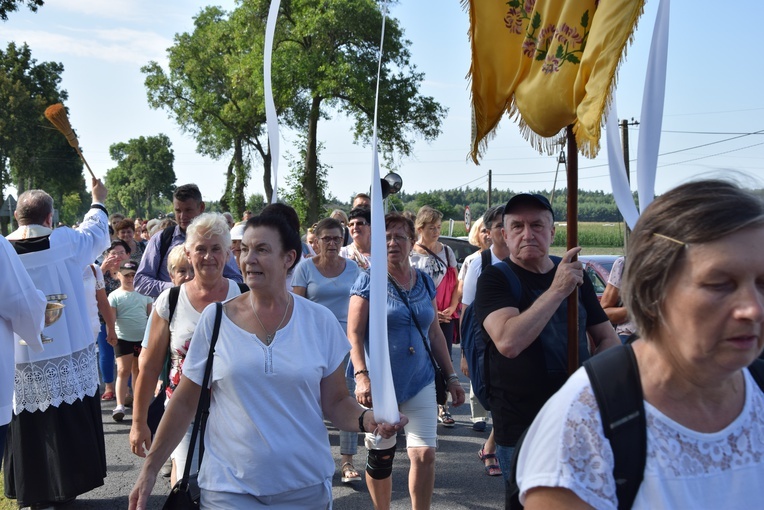 Pielgrzymi z Żychlina i Msza św. z wprowadzeniem relikwii papieża