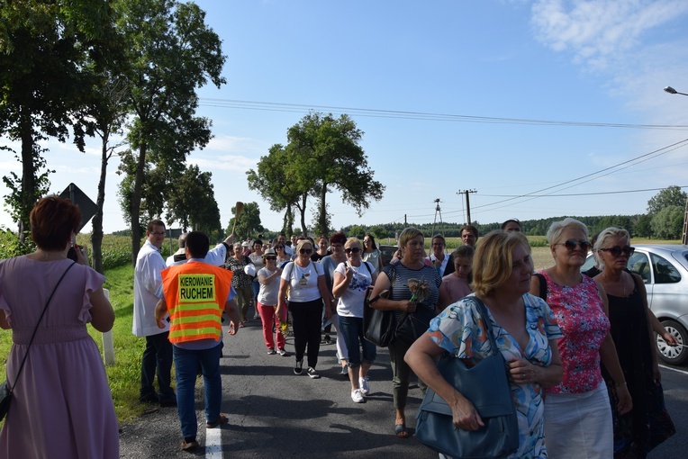 Pielgrzymi z Żychlina i Msza św. z wprowadzeniem relikwii papieża
