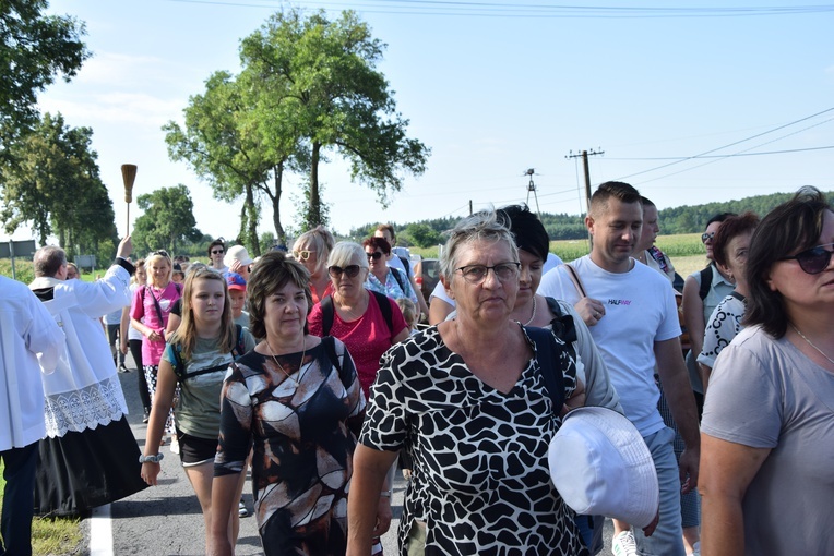 Pielgrzymi z Żychlina i Msza św. z wprowadzeniem relikwii papieża