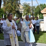 Pielgrzymi z Żychlina i Msza św. z wprowadzeniem relikwii papieża