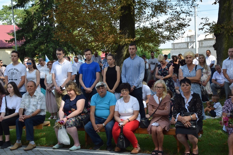 Pielgrzymi z Żychlina i Msza św. z wprowadzeniem relikwii papieża
