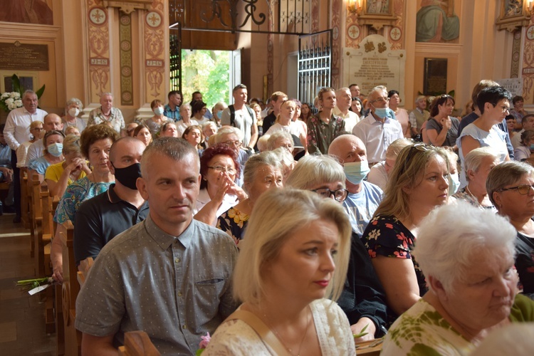 Pielgrzymi z Żychlina i Msza św. z wprowadzeniem relikwii papieża