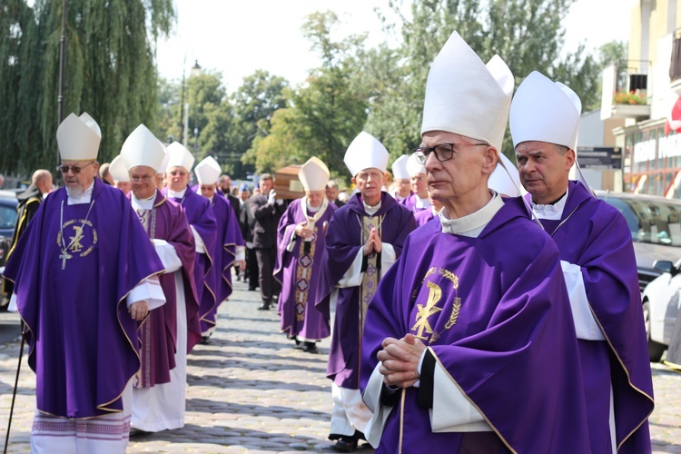 Diecezja warszawsko-praska pożegnała swojego pasterza [GALERIA]