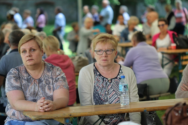 IV Archidiecezjalna Pielgrzymka Czcicieli Maryi - Wspólnot Żywego Różańca w Henrykowie