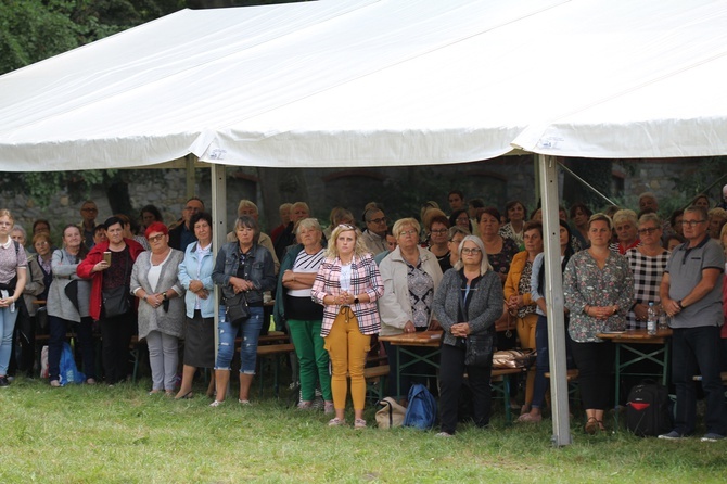 IV Archidiecezjalna Pielgrzymka Czcicieli Maryi - Wspólnot Żywego Różańca w Henrykowie