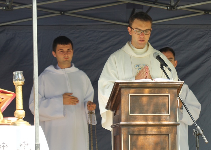 IV Archidiecezjalna Pielgrzymka Czcicieli Maryi - Wspólnot Żywego Różańca w Henrykowie