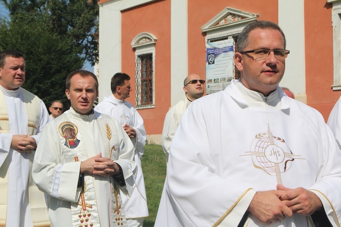 IV Archidiecezjalna Pielgrzymka Czcicieli Maryi - Wspólnot Żywego Różańca w Henrykowie