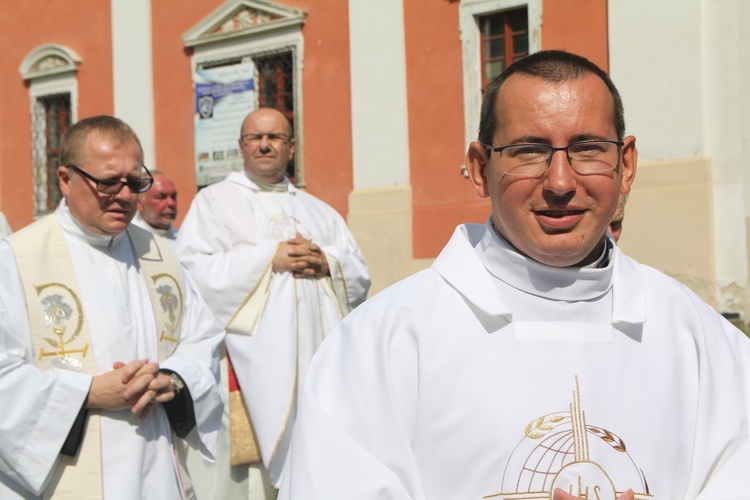 IV Archidiecezjalna Pielgrzymka Czcicieli Maryi - Wspólnot Żywego Różańca w Henrykowie