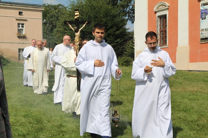 IV Archidiecezjalna Pielgrzymka Czcicieli Maryi - Wspólnot Żywego Różańca w Henrykowie