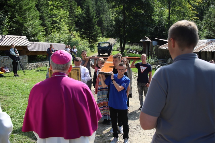 Powitanie symboli ŚDM na Śnieżnicy