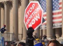 Coraz więcej amerykańskich miast protestuje przeciwko aborcji