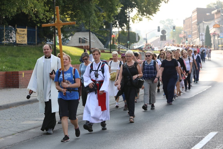 Pielgrzymka kobiet do Piekar cz.1