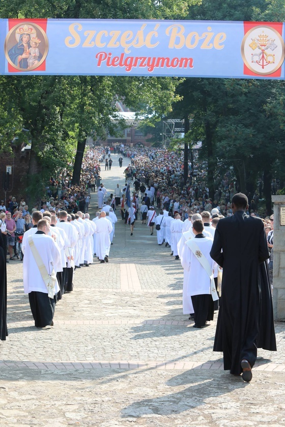 Pielgrzymka kobiet do Piekar cz.1