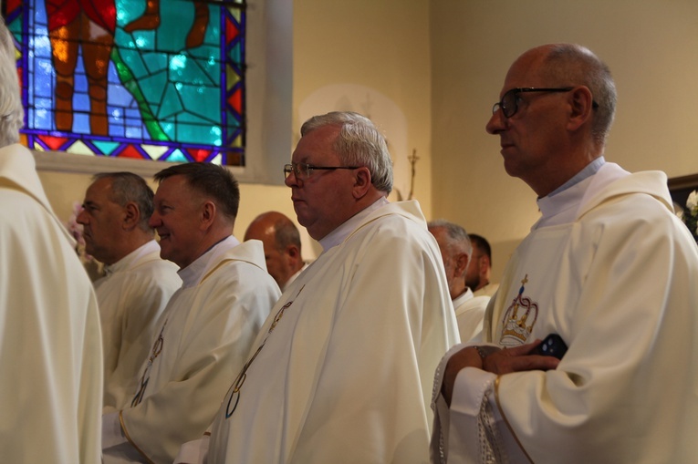 Lubsza. Rekoncyliacja ubiorów Matki Bożej z Czerwonogrodu