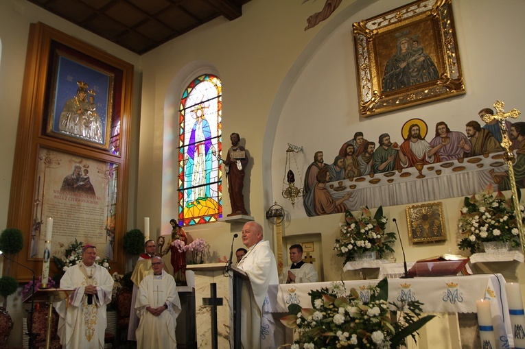 Lubsza. Rekoncyliacja ubiorów Matki Bożej z Czerwonogrodu