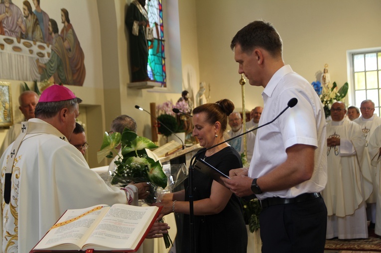 Lubsza. Rekoncyliacja ubiorów Matki Bożej z Czerwonogrodu